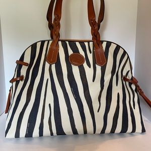 Dooney & Bourke Bag Large Sized *LIKE NEW*